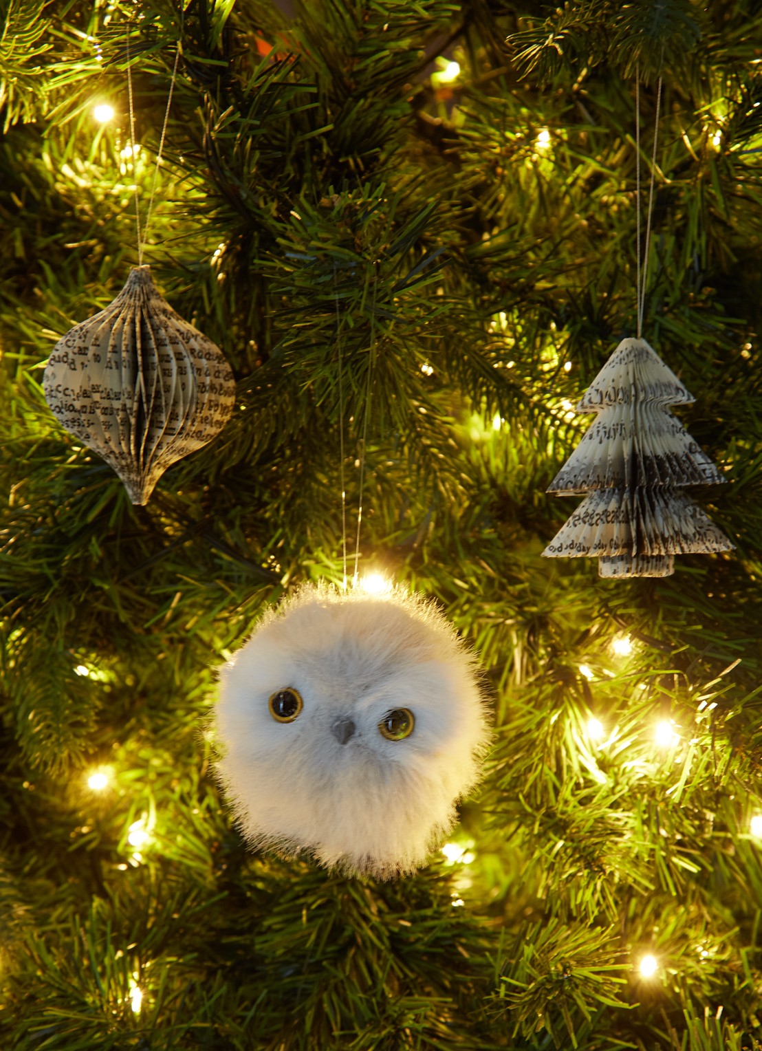 Shishi Furry uil kerstbal 9 cm - voorkant 2 lichtgrijs