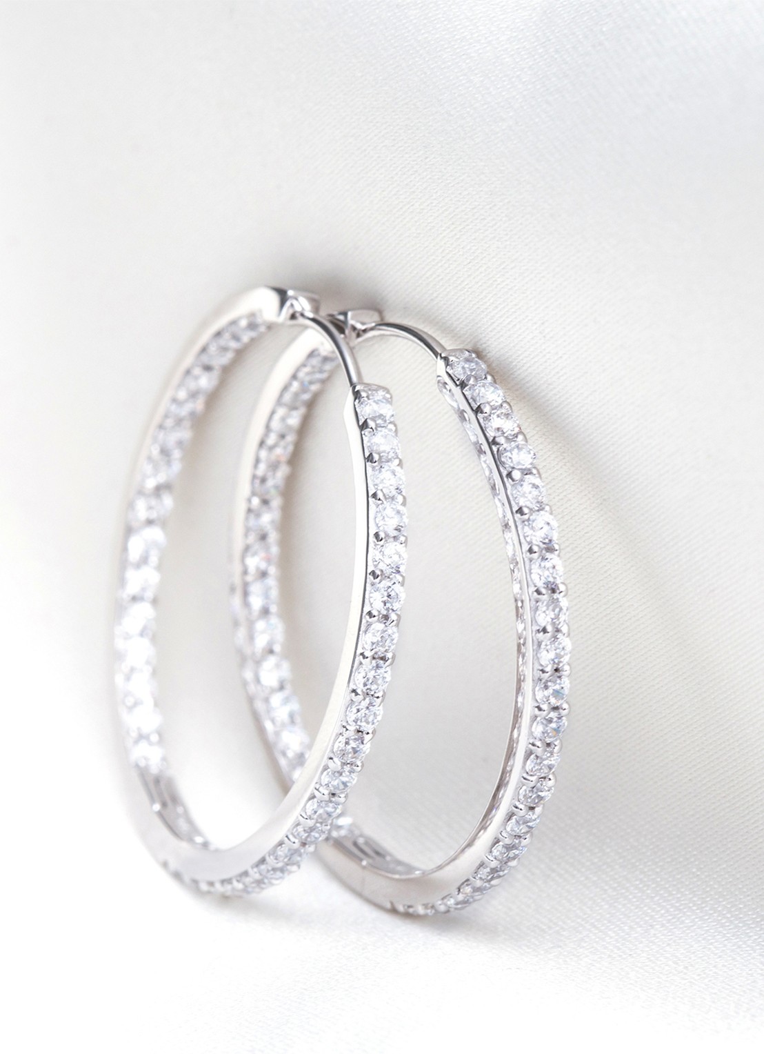Sif Jakobs Bovalino oorringen van zilver  - detail zilver