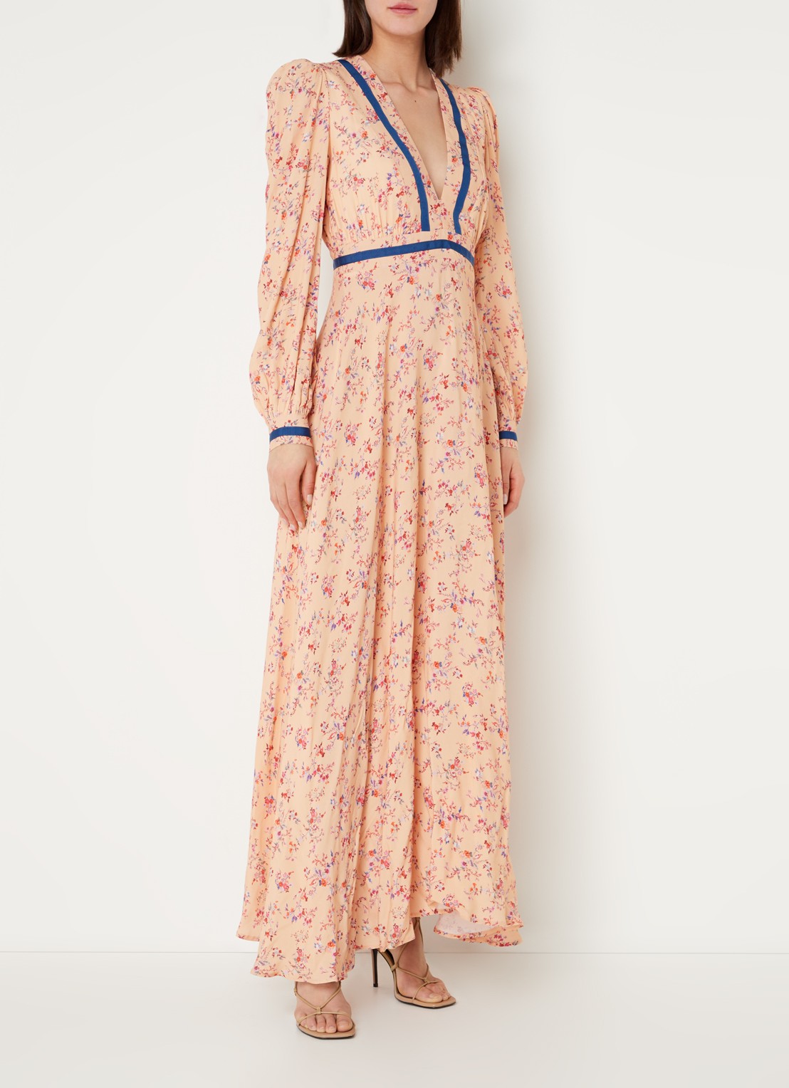 Silvian Heach Maxi jurk met bloemenprint en V-hals - detail zalmroze