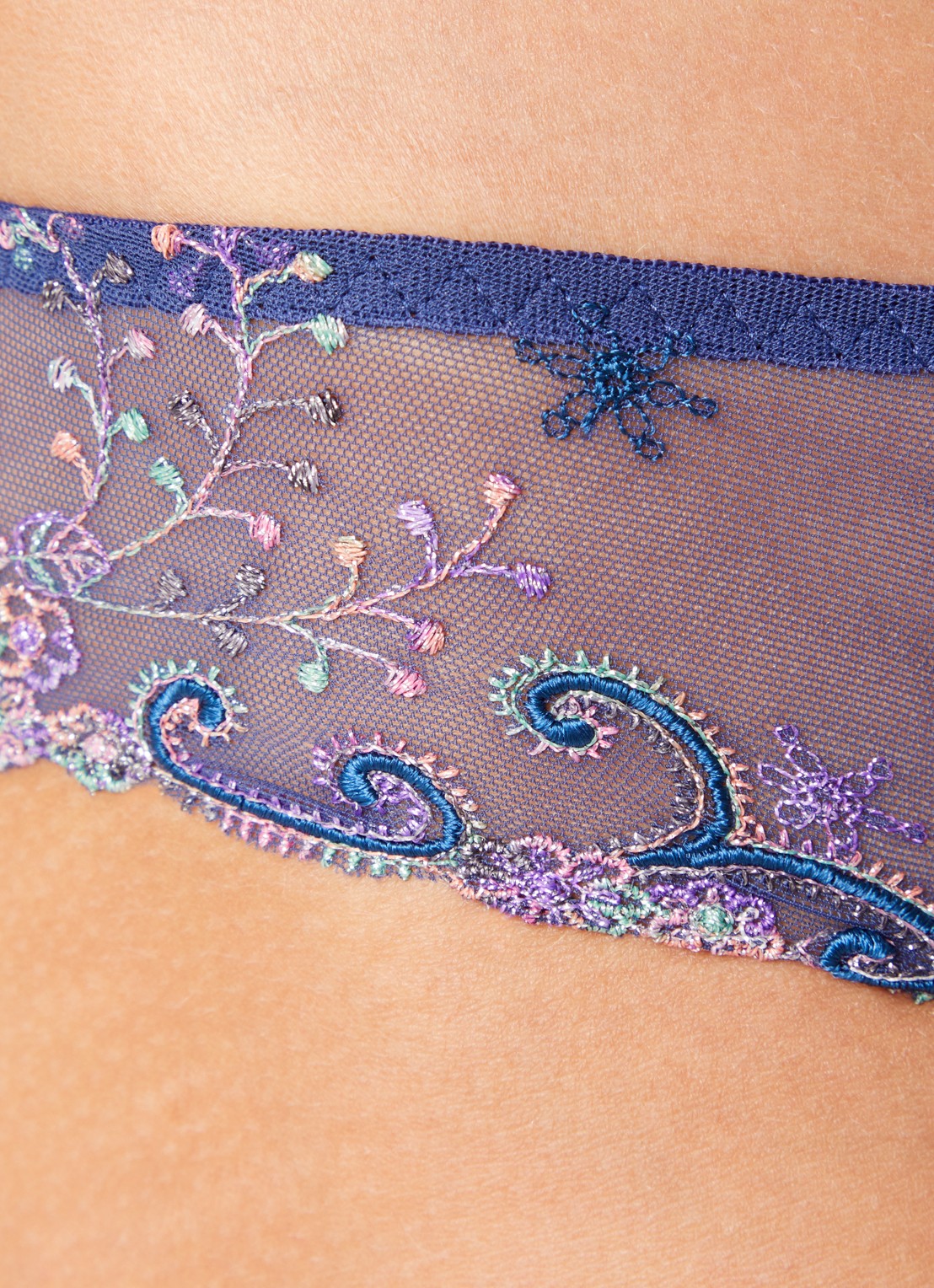 Simone Pérèle Delice slip met borduring - detail 2 royalblauw