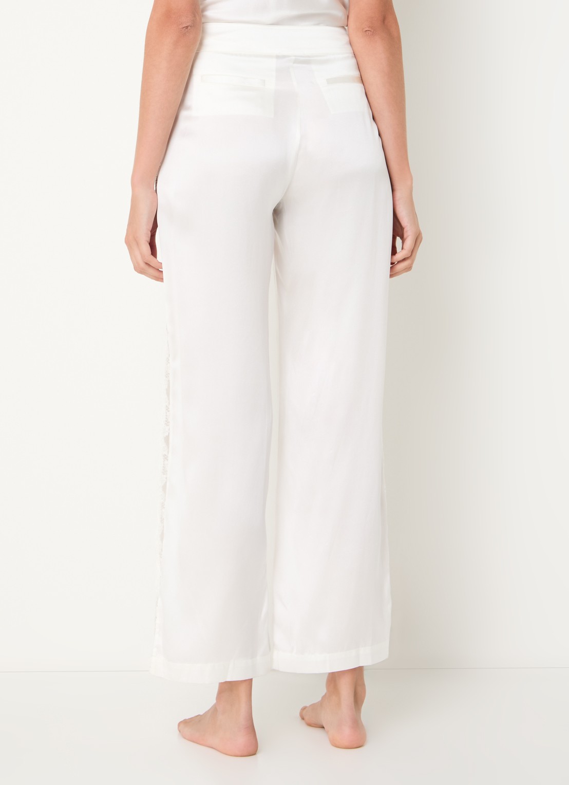 Simone Pérèle Love Me pyjamatop van zijde - achterkant 3 creme