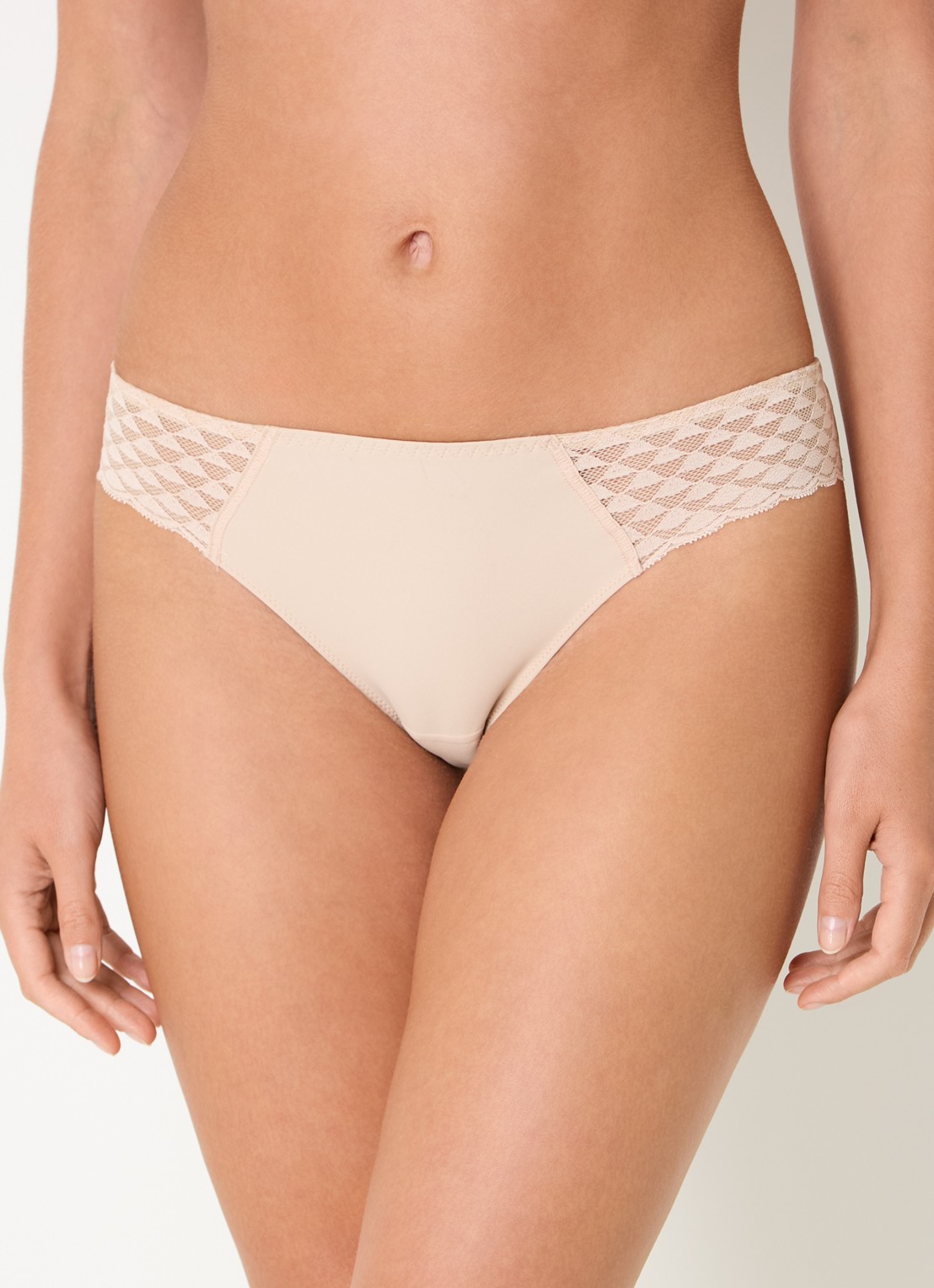 Simone Pérèle Slip met opengewerkt dessin - detail 4 beige