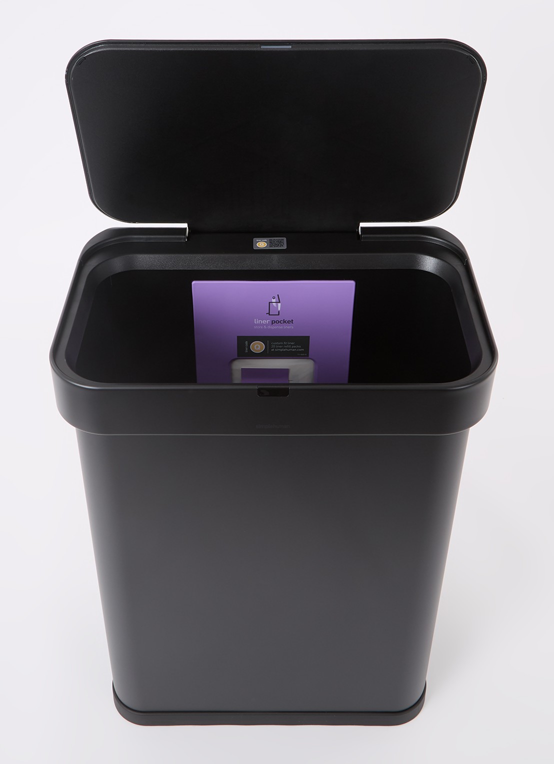 Simplehuman Liner Pocket Voice Control prullenbak met spraak- en bewegingssensor 58 liter - voorkant 2 zwart