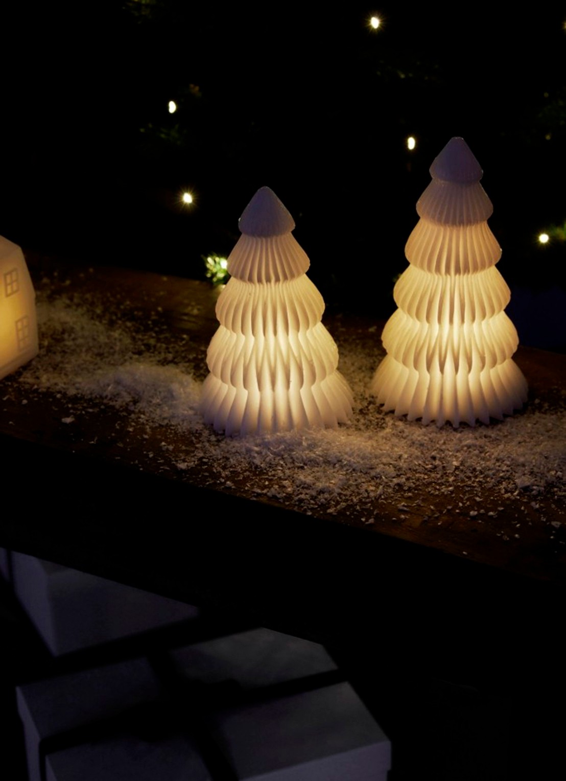 Sirius Claire kerstboom met LED verlichting 19 cm - detail wit