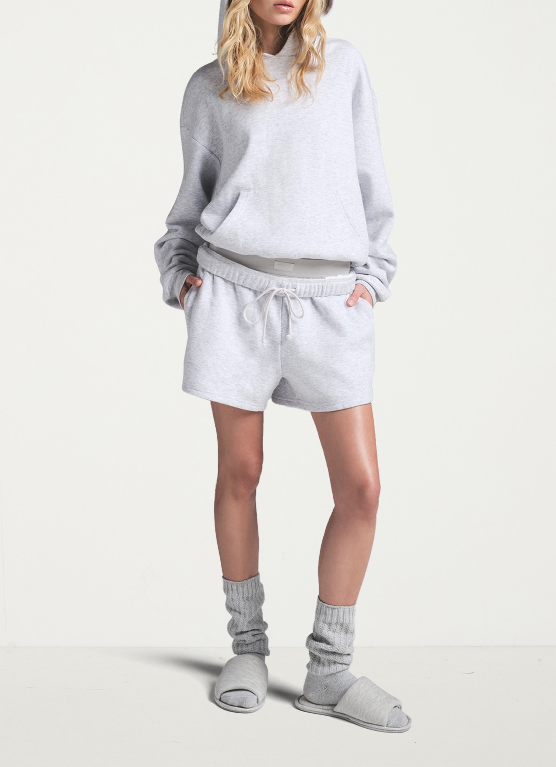 SKIMS Cotton Fleece hoodie met kangoeroezak - detail 3 grijsmele