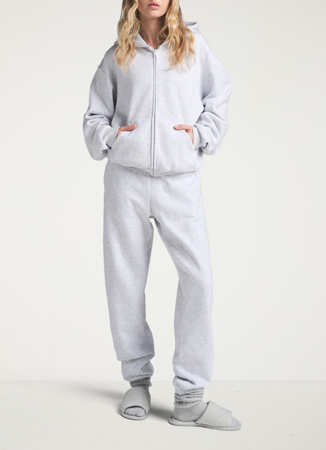 SKIMS Cotton Fleece mid waist tapered fit loungebroek met steekzakken - detail 3 grijsmele