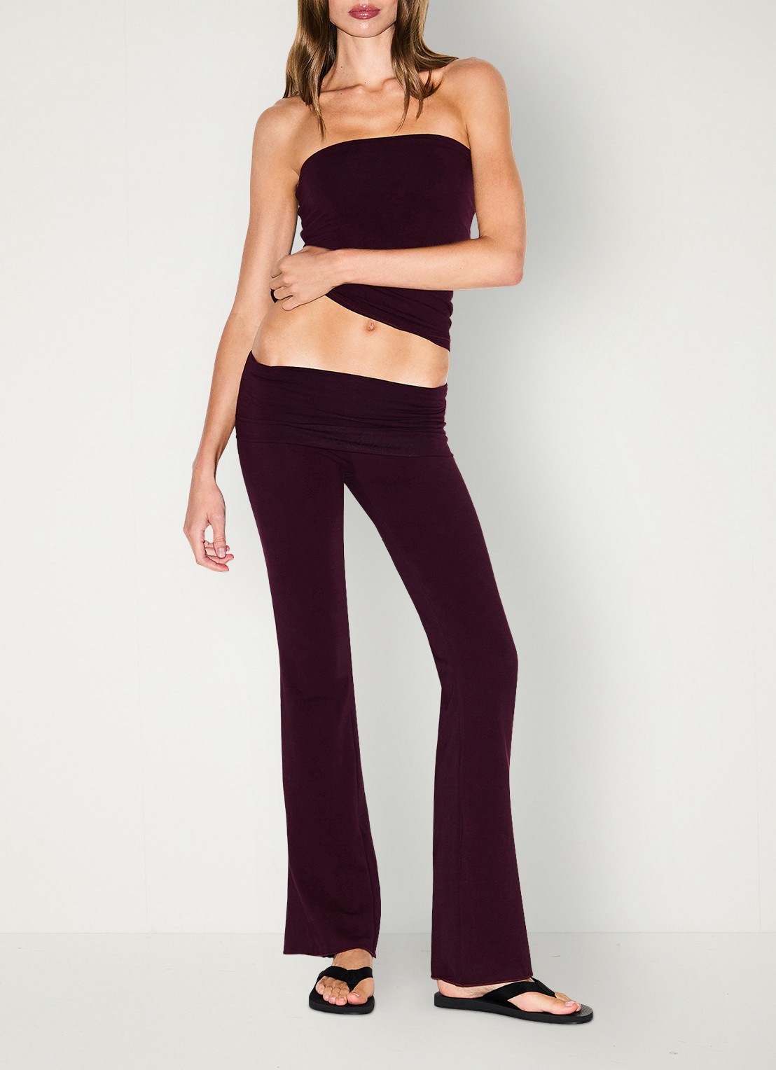 SKIMS Cotton Jersey Foldover mid waist flared fit loungebroek  - detail 5 currant