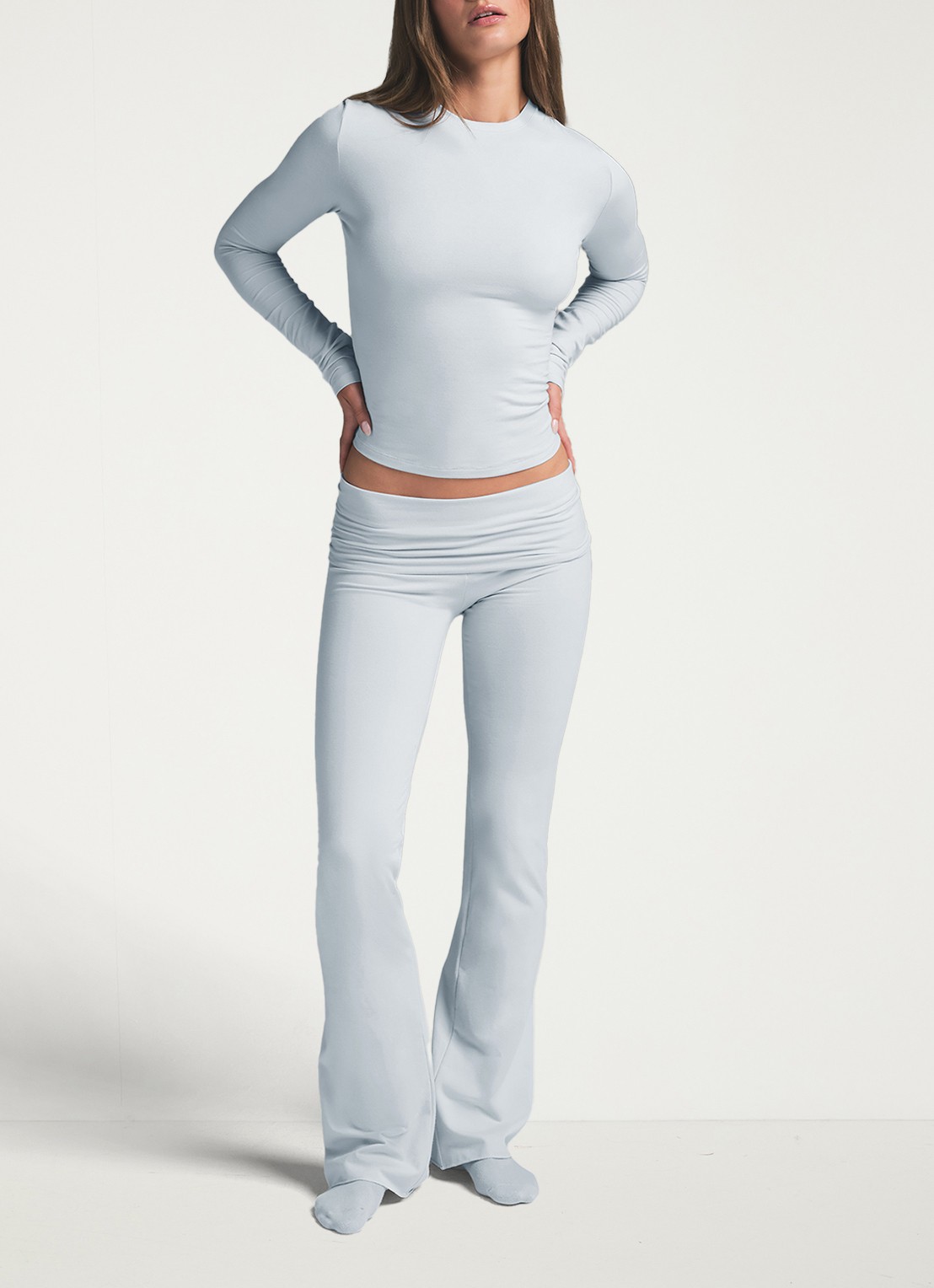 SKIMS Cotton Jersey mid waist straight fit loungebroek - detail 2 lichtblauw