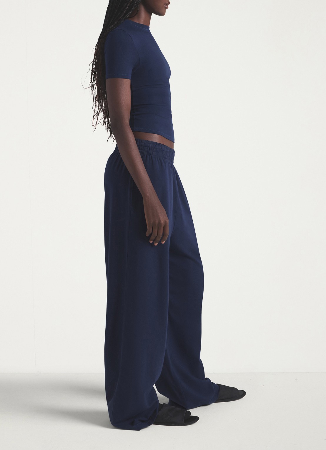 SKIMS Cotton Jersey mid waist wide fit loungebroek met steekzakken - detail 5 donkerblauw