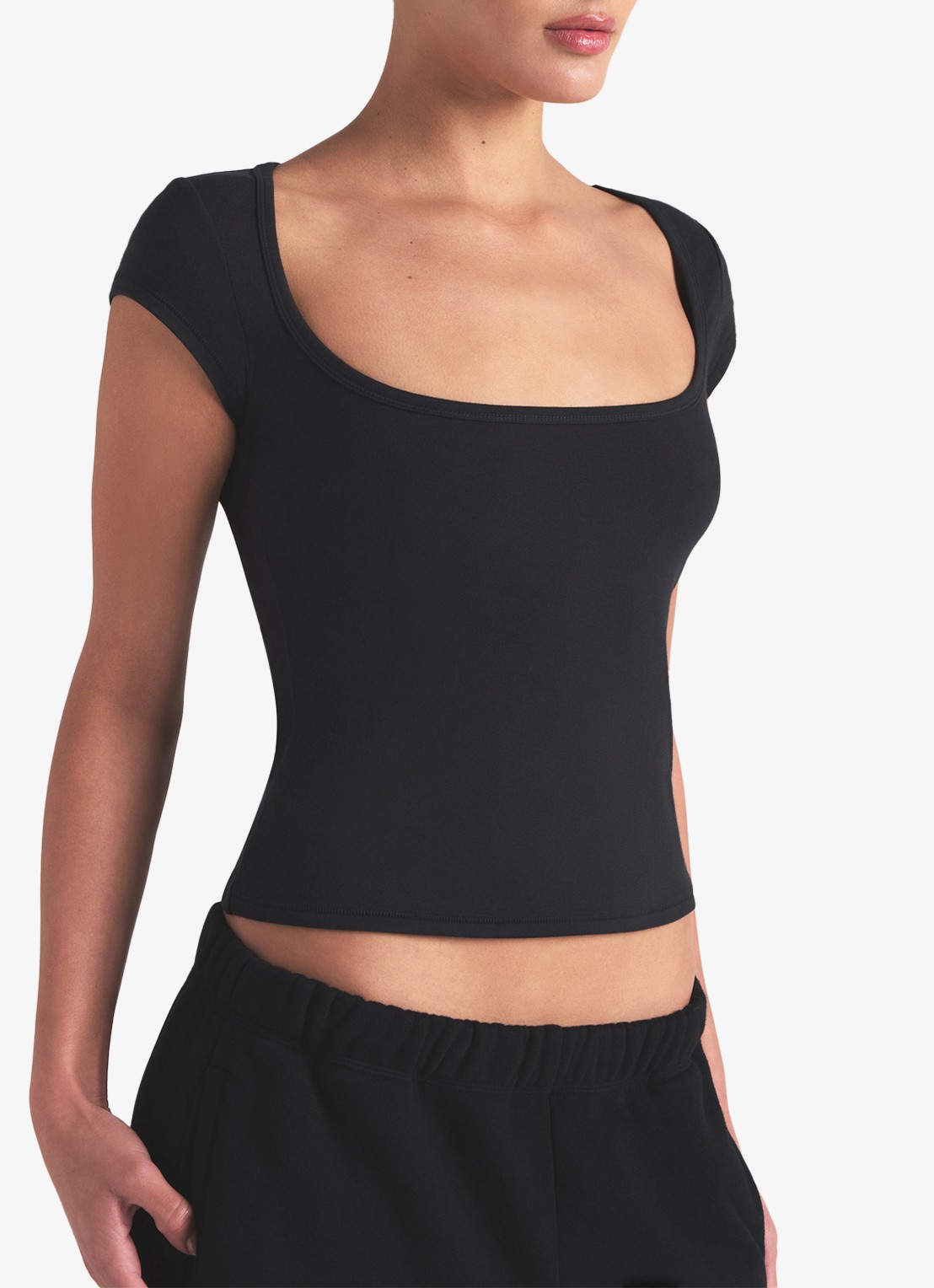SKIMS Cotton Jersey t-shirt met rechthoekige hals - detail 3 zwart