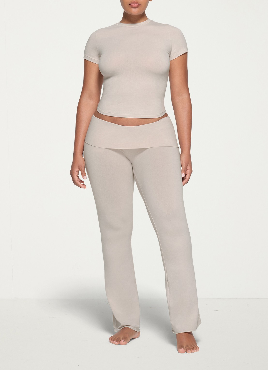 SKIMS Cotton Jersey T-shirt met ronde hals - detail 2 beige