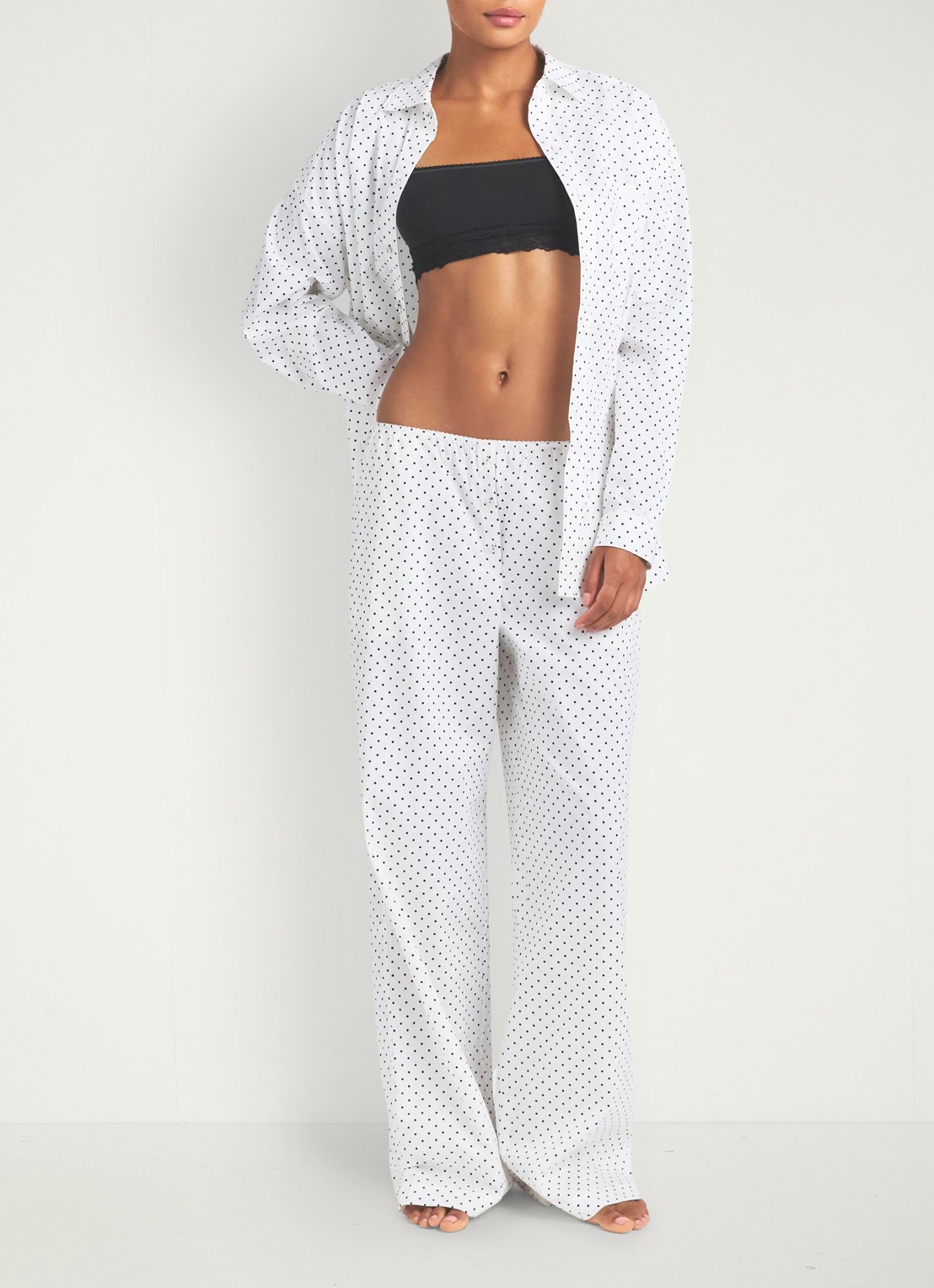 SKIMS Cotton Poplin pyjamaset met stippenprint - detail 4 multicolor