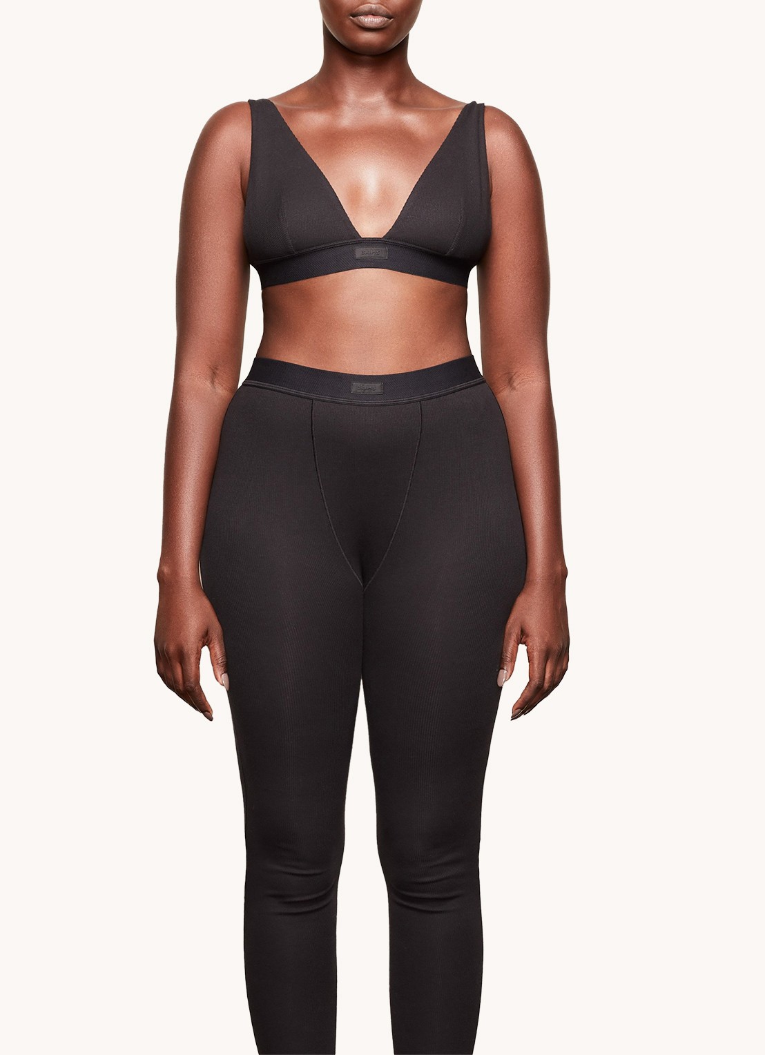 SKIMS Cotton Rib high waist loungebroek met ribstructuur - detail 2 zwart