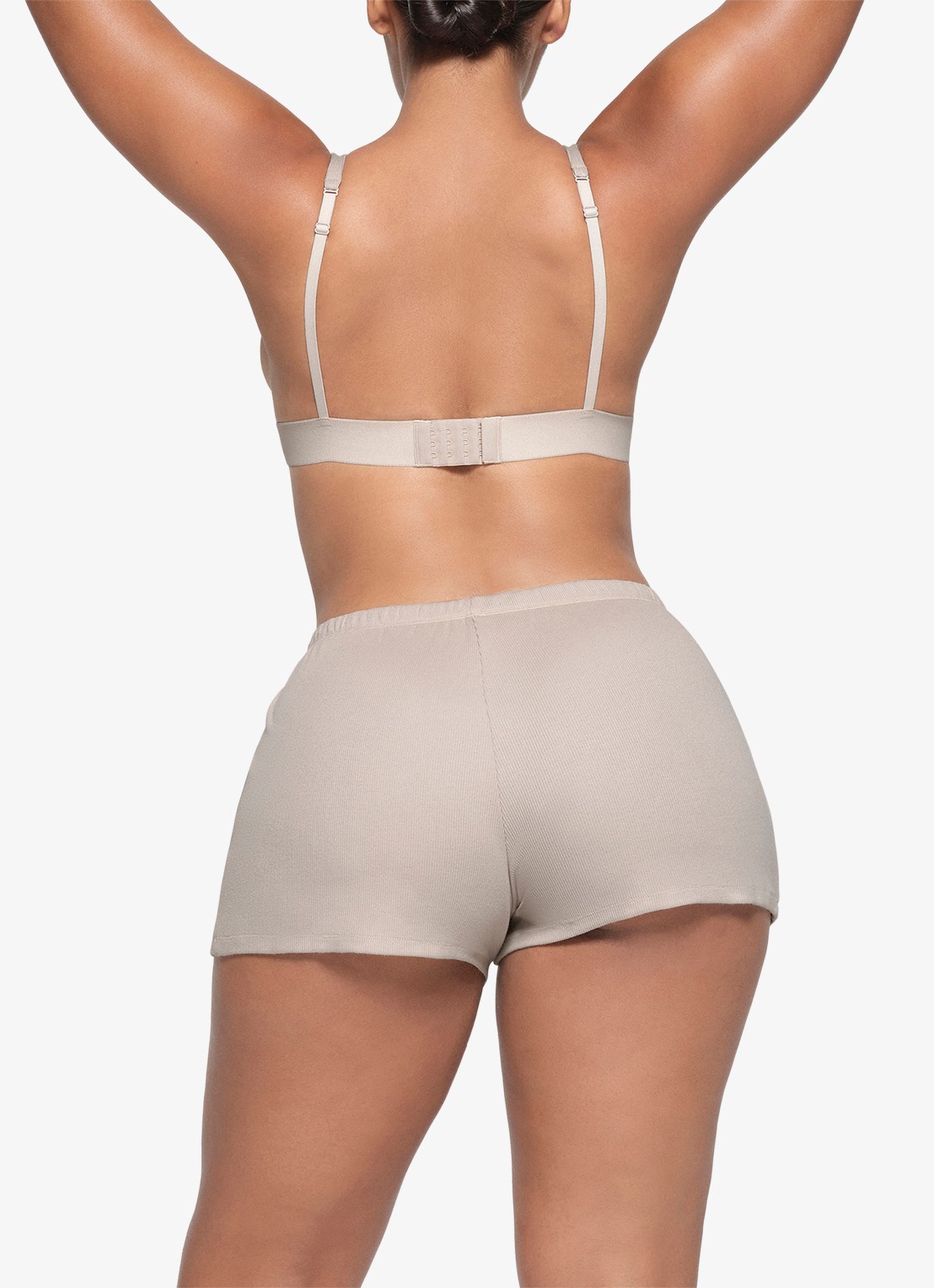 SKIMS Cotton Rib korte broek met ribstructuur - achterkant 2 grijs