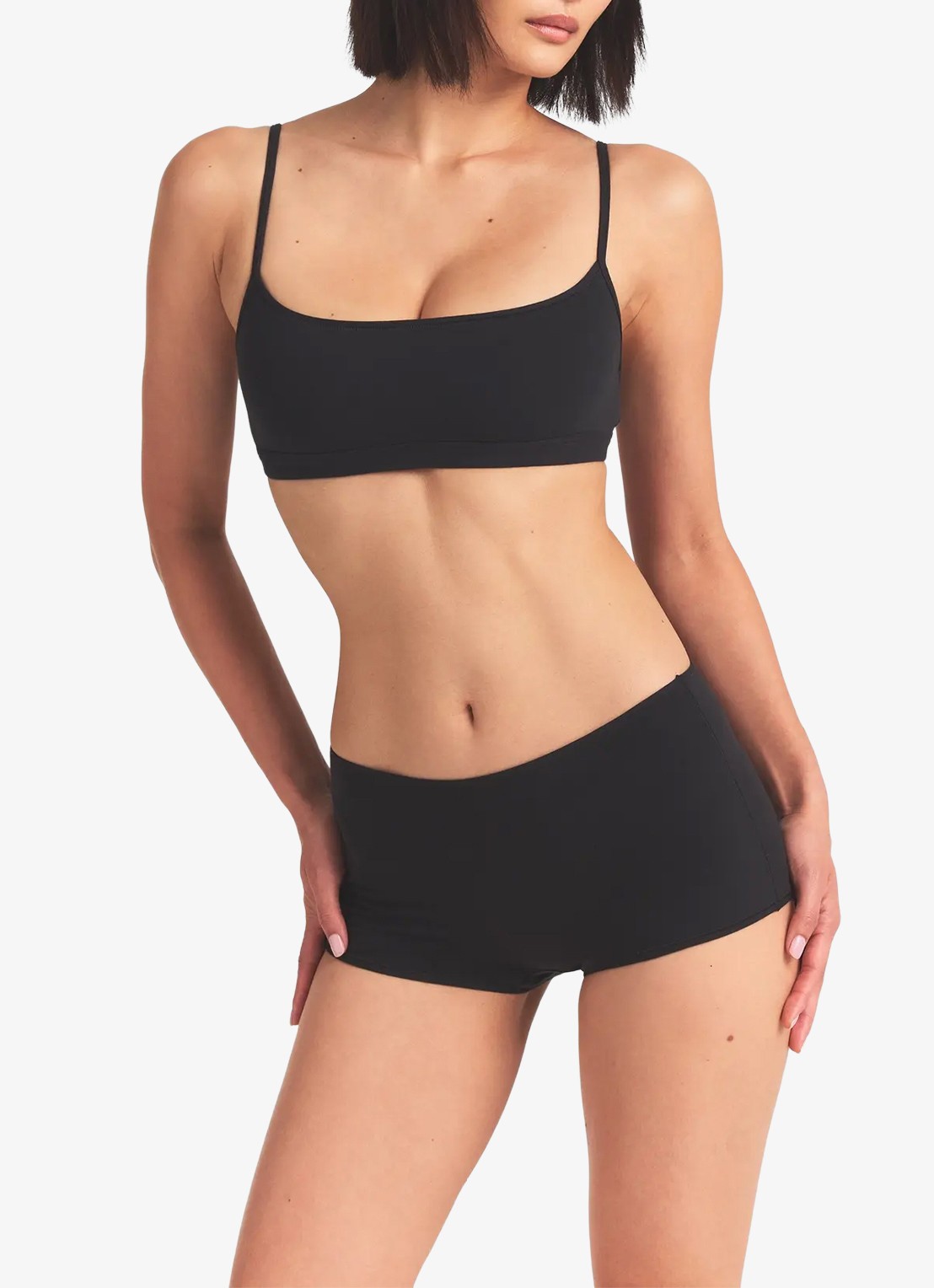 SKIMS Fits Everybody mid waisted shorty - voorkant 3 zwart
