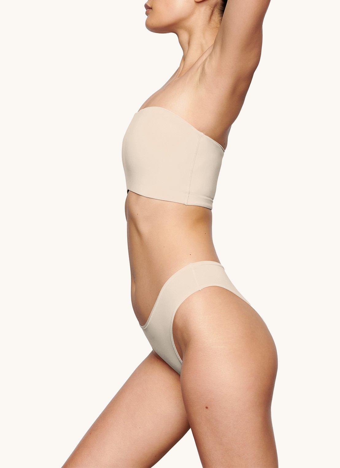 SKIMS Fits Everybody strapless bh  - detail 2 zand