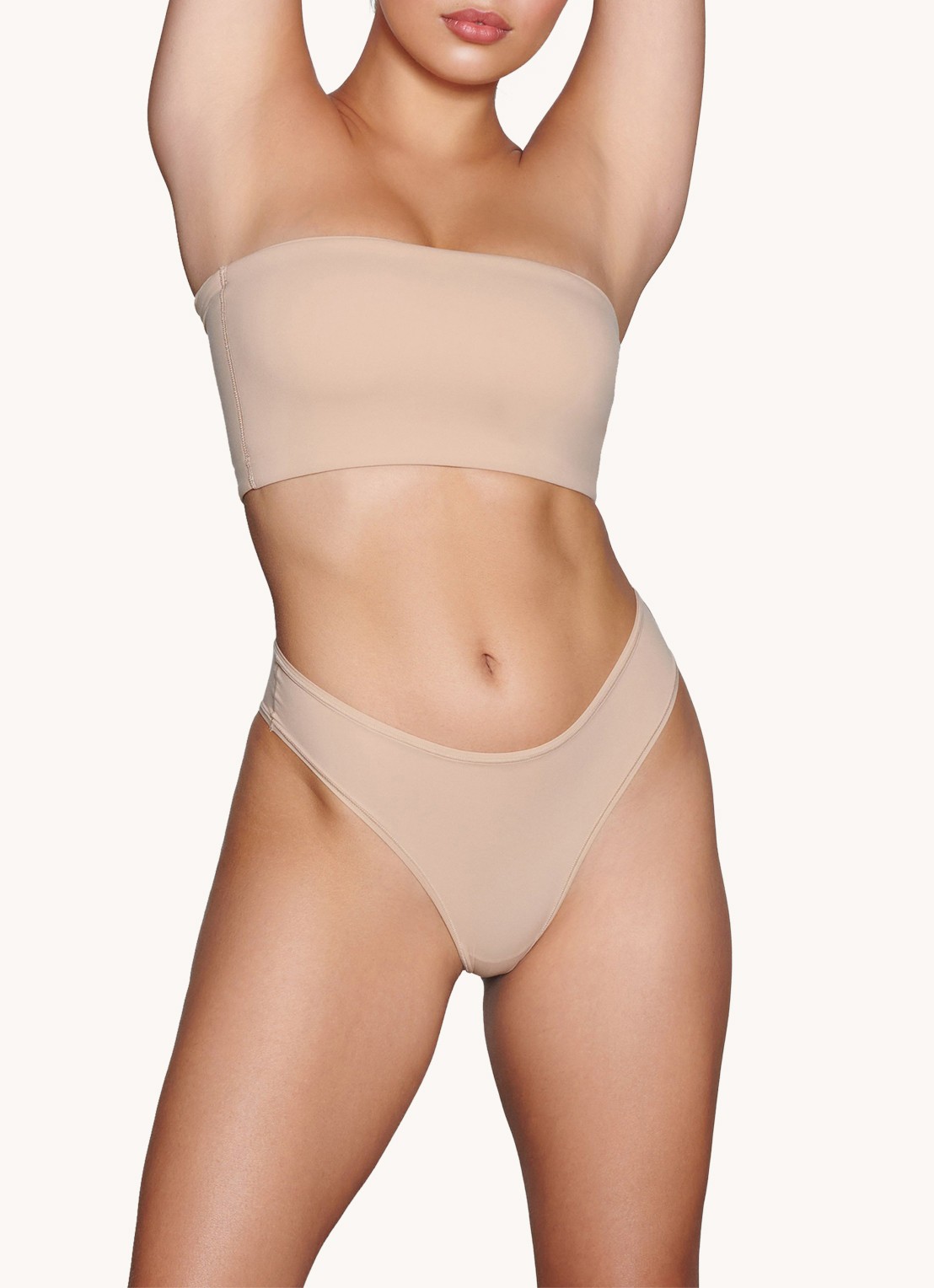 SKIMS Fits Everybody strapless bh  - detail 3 beige