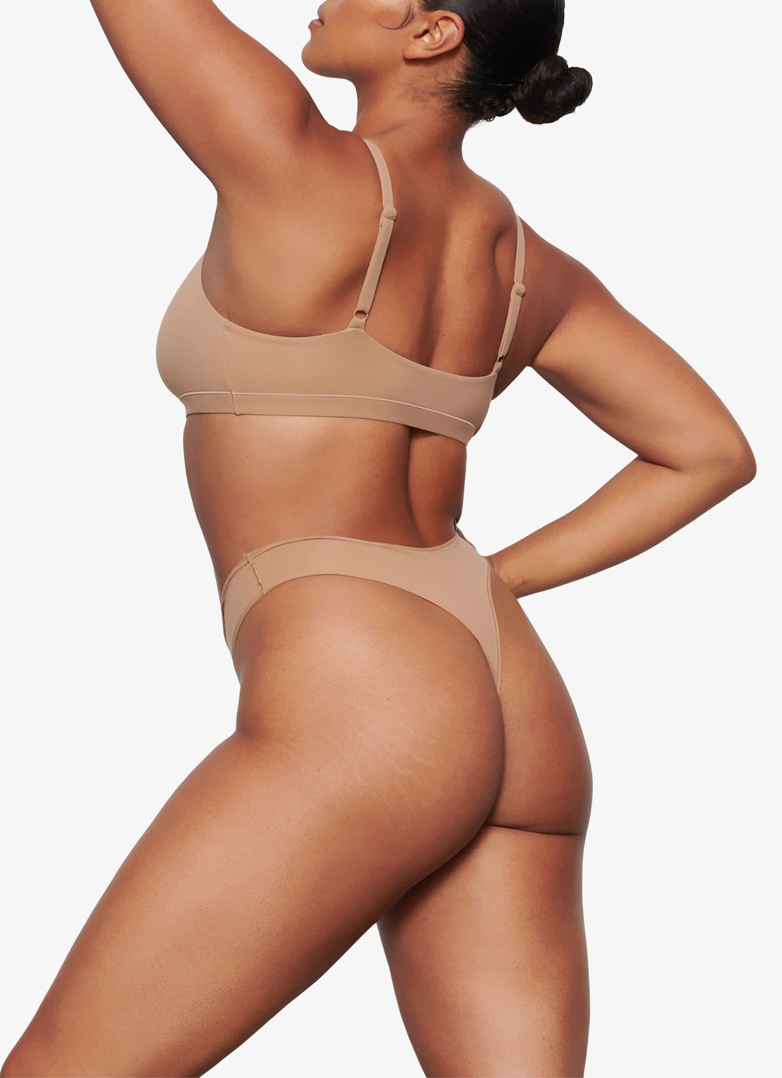 SKIMS Fits Everybody string - detail 4 beige