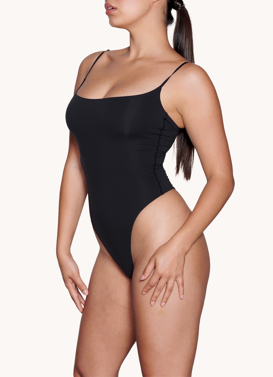SKIMS Fits Everybody stringbody met stretch - detail 2 zwart