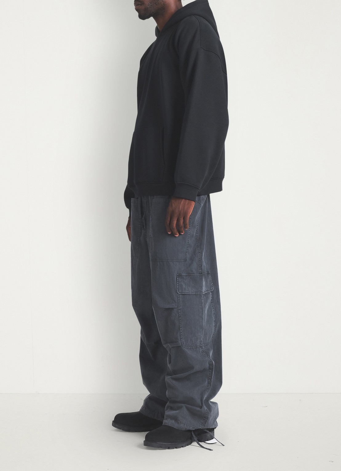 SKIMS Fleece Lounge hoodie met kangoeroezak - detail 5 washed onyx