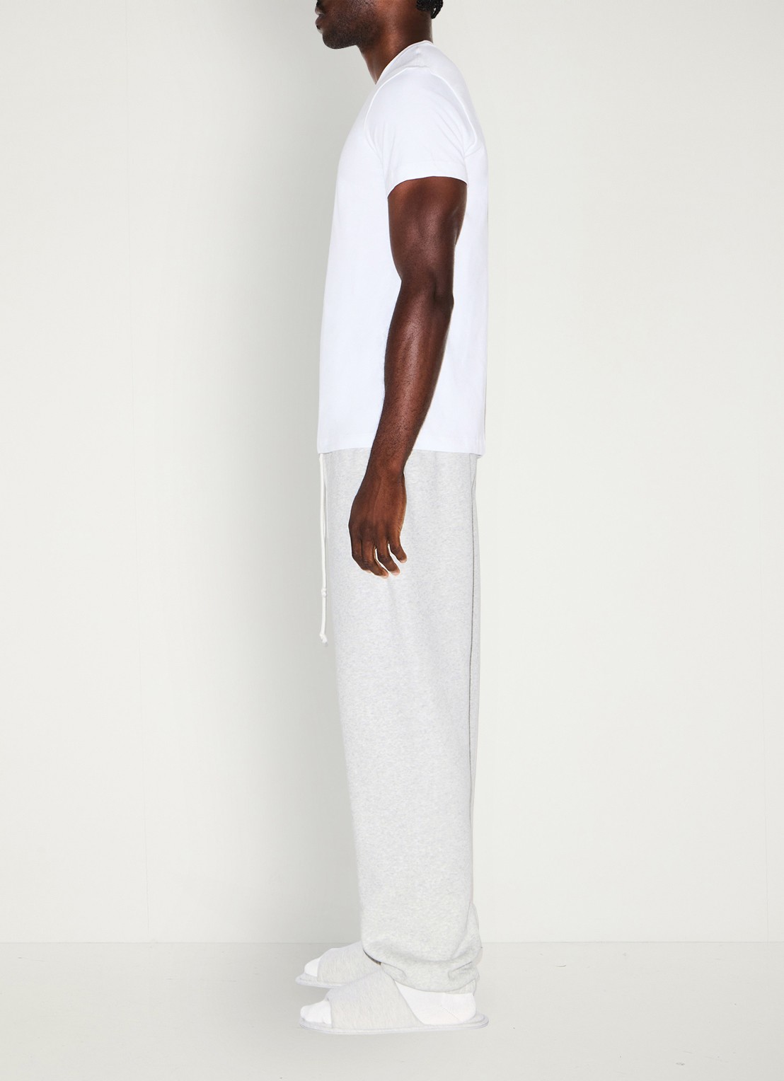 SKIMS Fleece Lounge joggingsbroek met steekzakken - detail 4 light heather grey