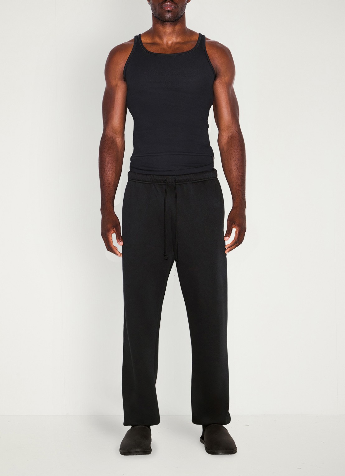 SKIMS Fleece Lounge joggingsbroek met steekzakken - detail 4 washed onyx