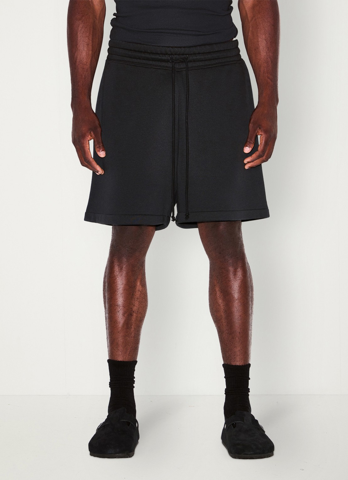 SKIMS Fleece Lounge straight fit korte loungebroek  - detail zwart