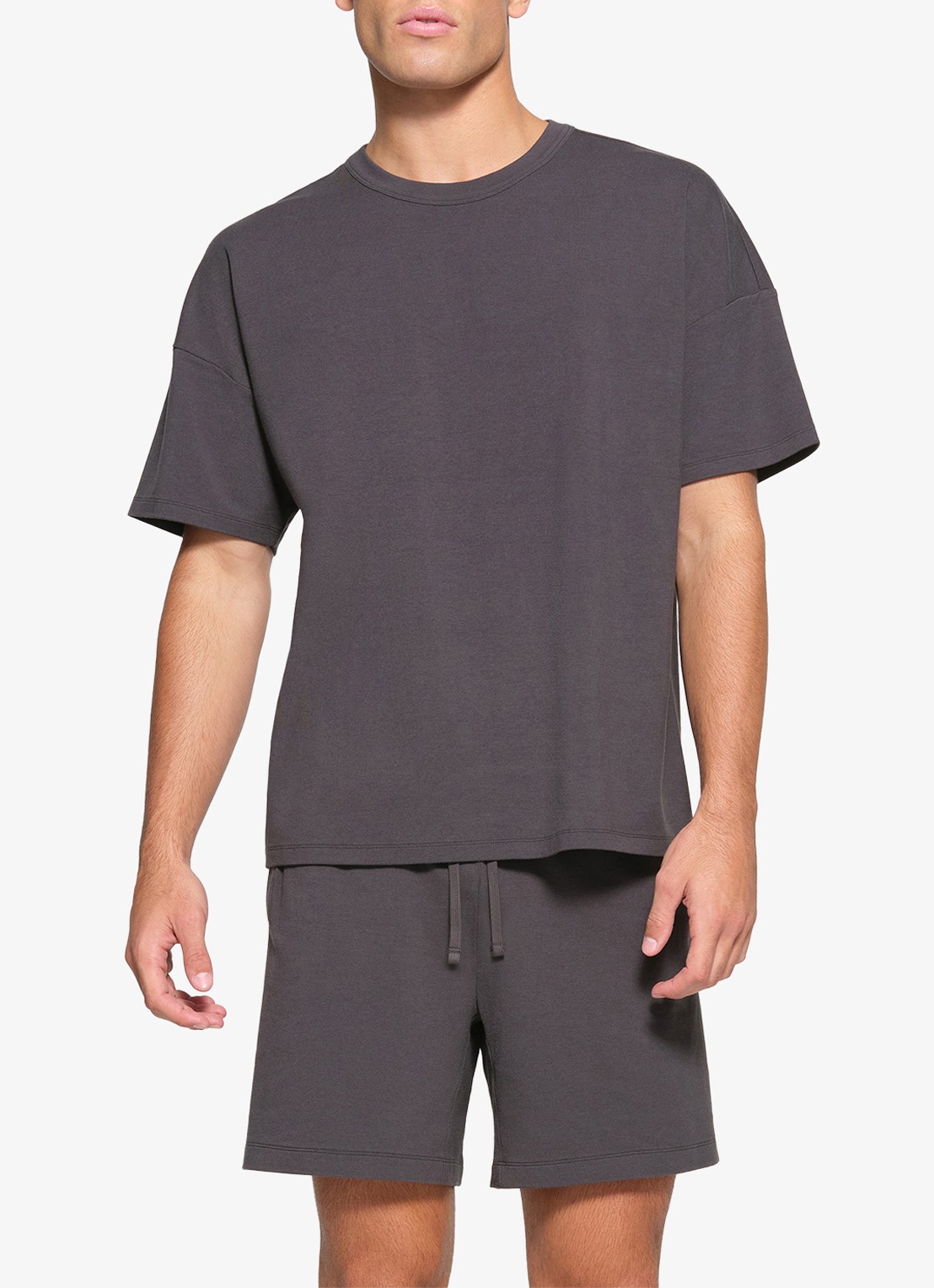SKIMS Jersey Lounge T-shirt met ronde hals - detail 3 donkerbruin