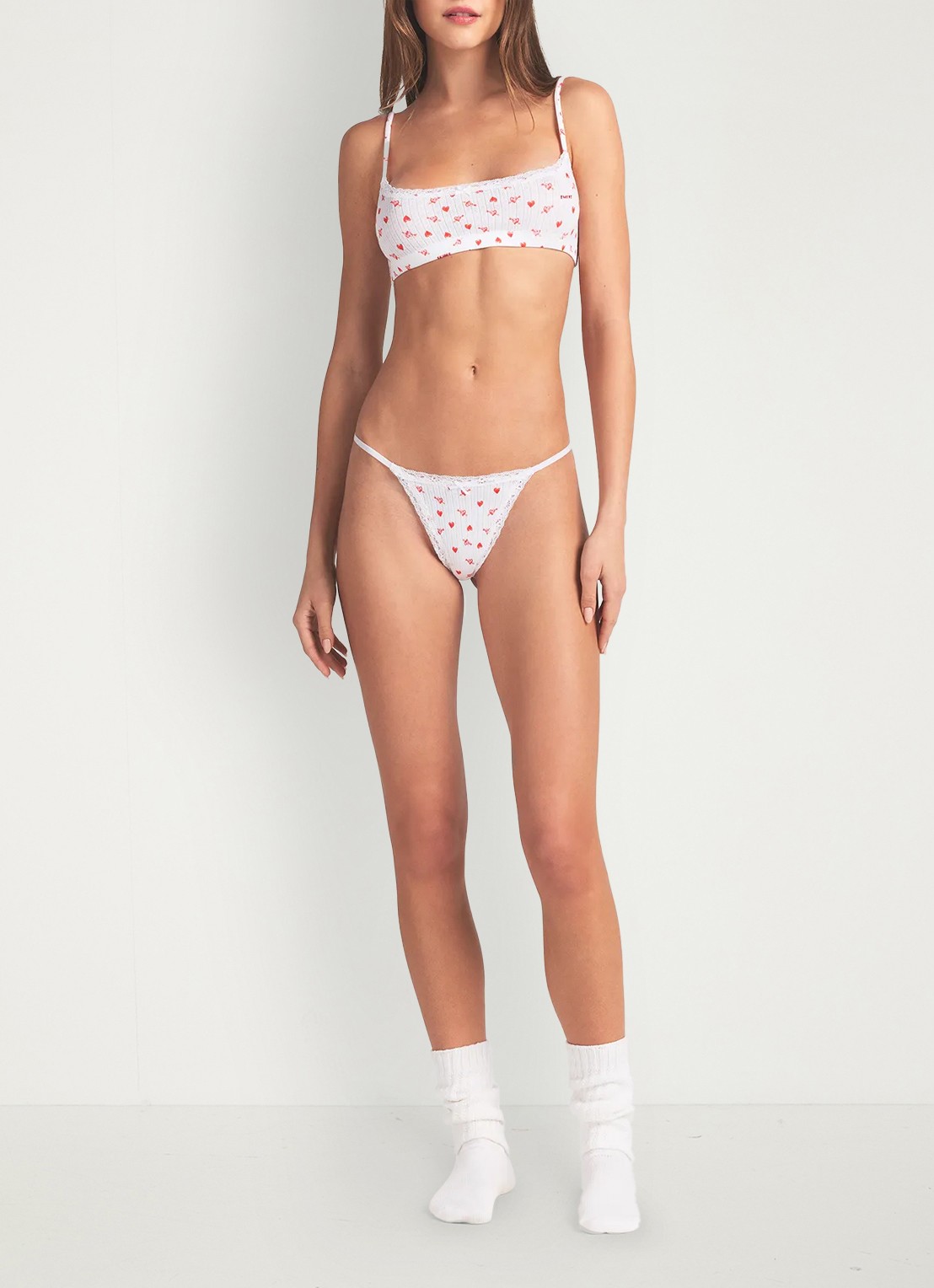 SKIMS Lightweight Cotton Pointelle bralette met print - voorkant 2 snow arrowed hearts