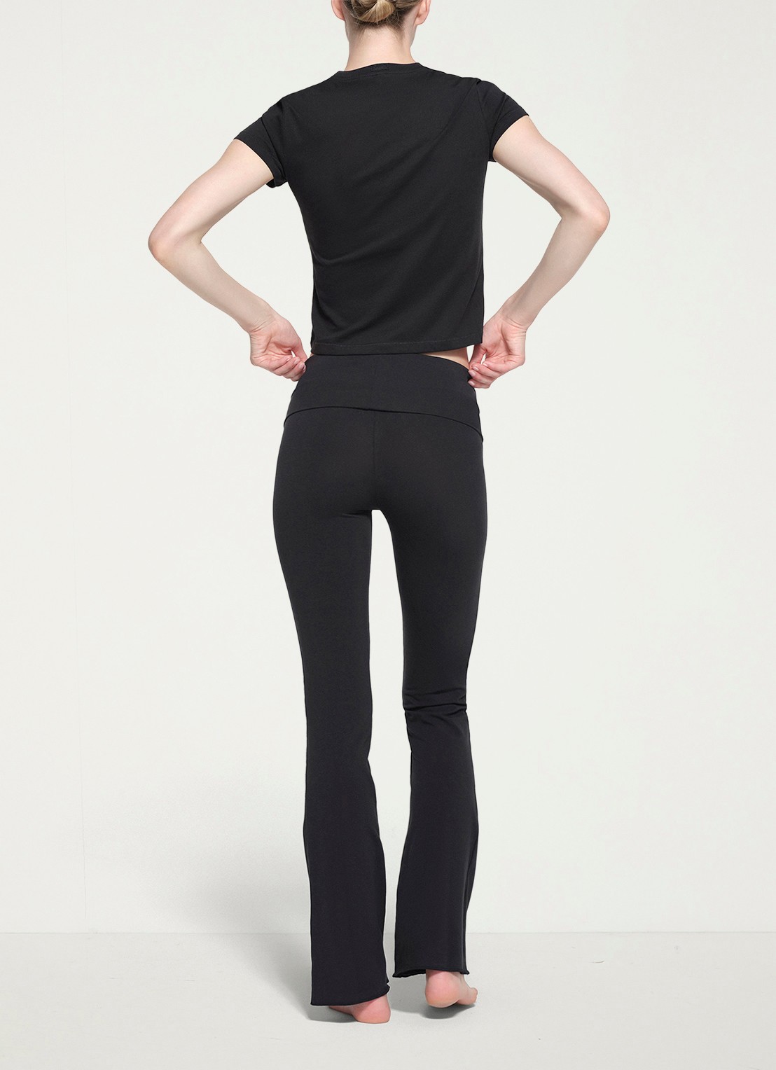 SKIMS Relaxed Tees T-shirt met ronde hals - achterkant 4 zwart