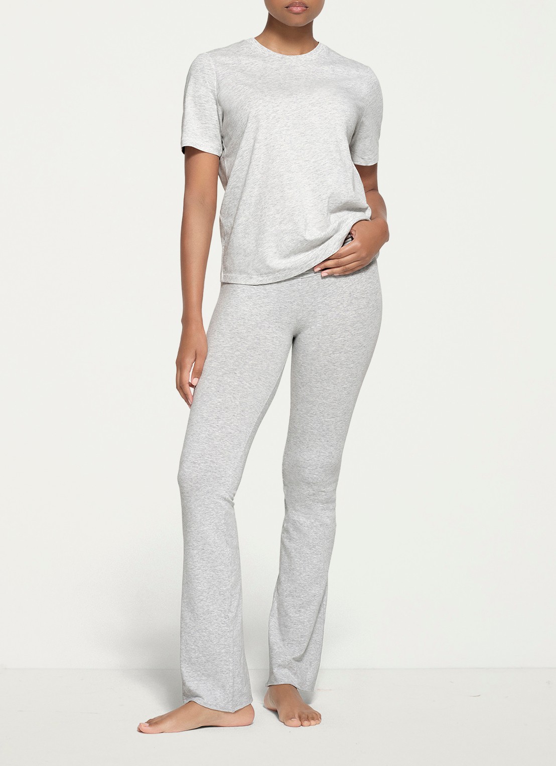 SKIMS Relaxed Tees T-shirt met ronde hals - detail 2 lichtgrijs