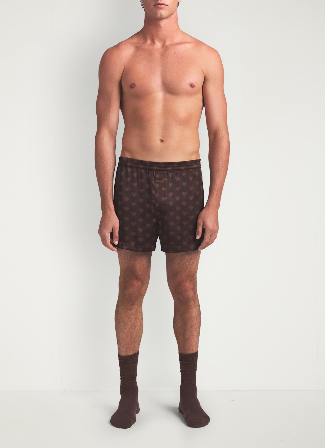 SKIMS Sateen Sleep boxershorts met print - voorkant cocoa heart halfdrop