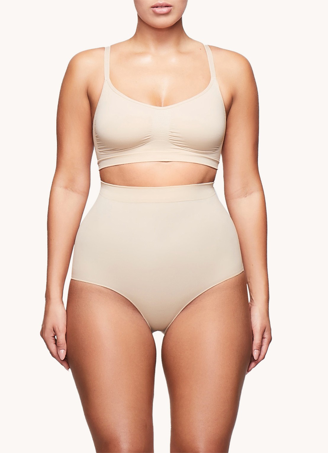 SKIMS Seamless Sculpt bralette met plooidetail - detail beige