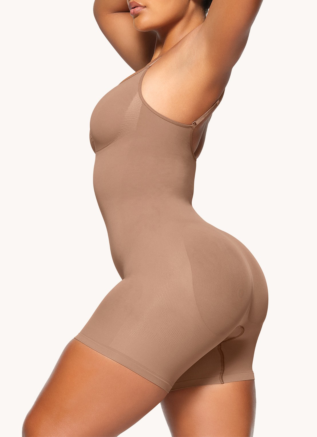 SKIMS Seamless Sculpt corrigerende body met plooidetail - detail 2 lichtbruin