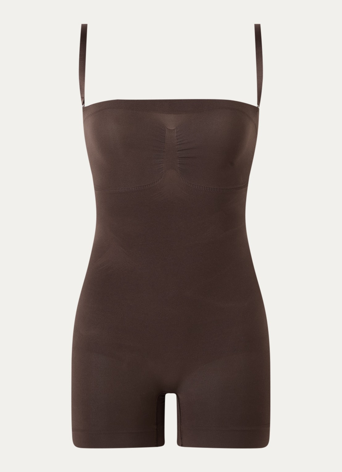 SKIMS Seamless Sculpt strapless corrigerende body - voorkant 2 chocoladebruin