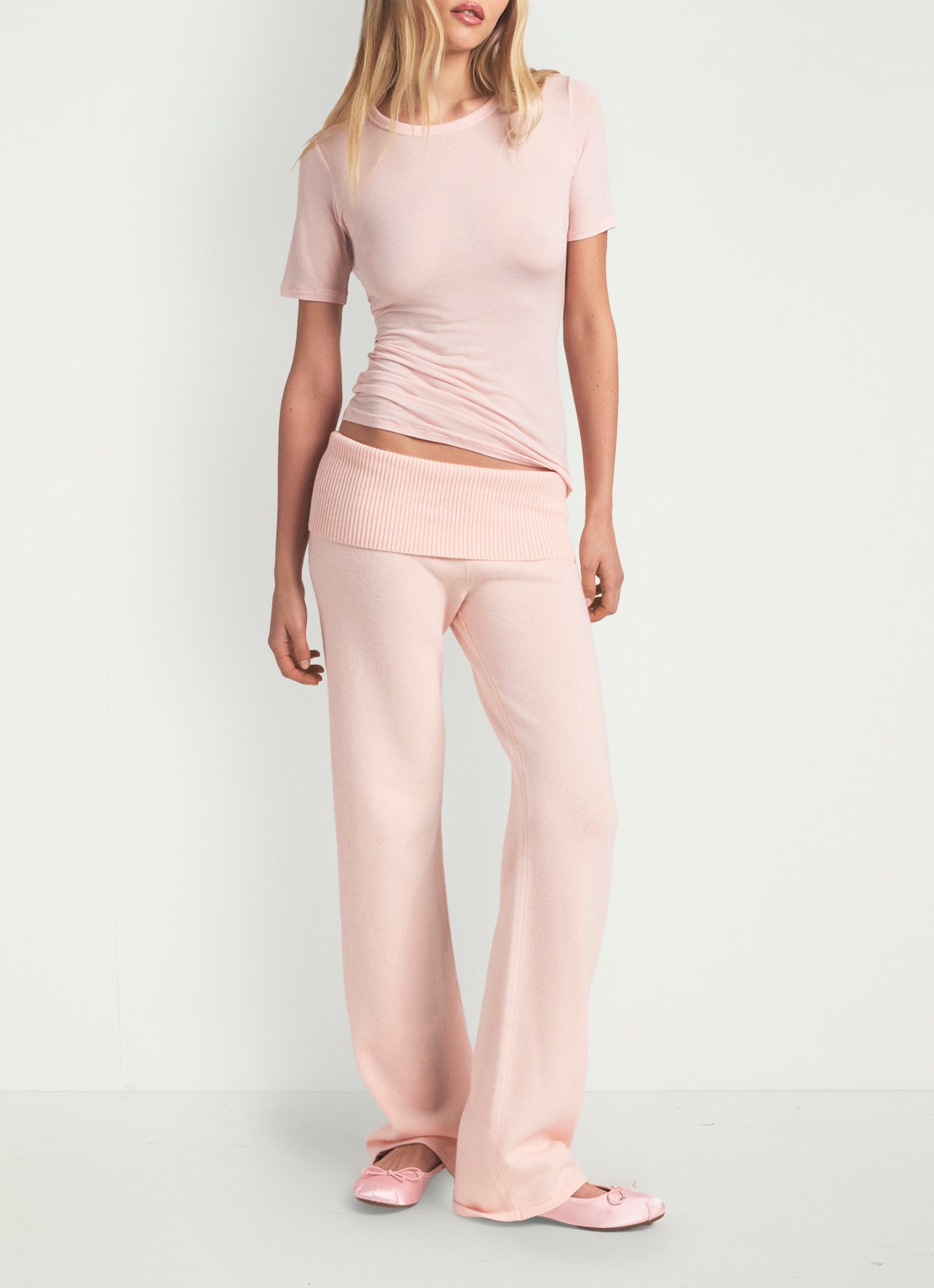 SKIMS Sheer Modal T-shirt in kasjmierblend  - voorkant 5 primrose