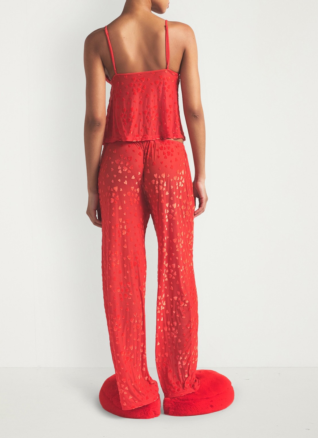 SKIMS Sheer Velvet pyjamaset met details van fluweel - achterkant 5 ruby