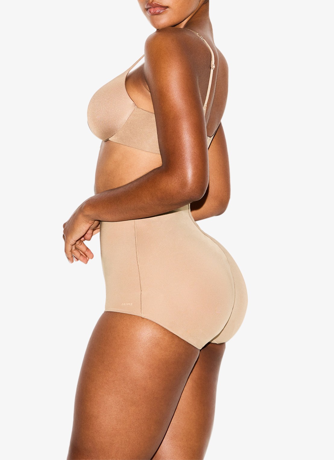 SKIMS Skims Body mid waisted slip met padding  - detail 4 beige