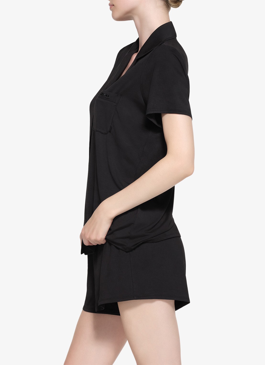 SKIMS Skims Sleep pyjamaset met logoborduring - detail zwart