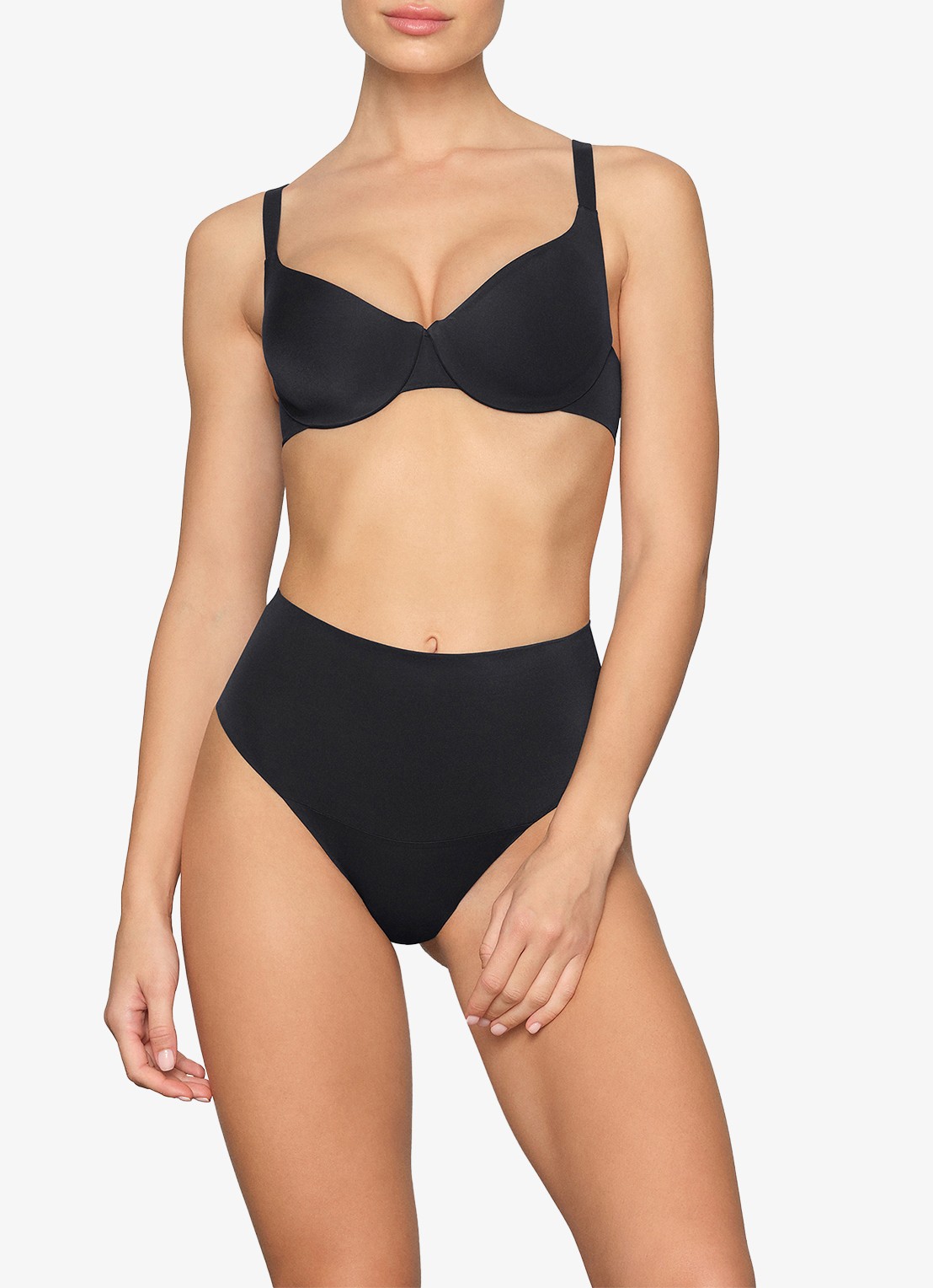 SKIMS Smoothing Intimates full coverage bh - detail 3 zwart