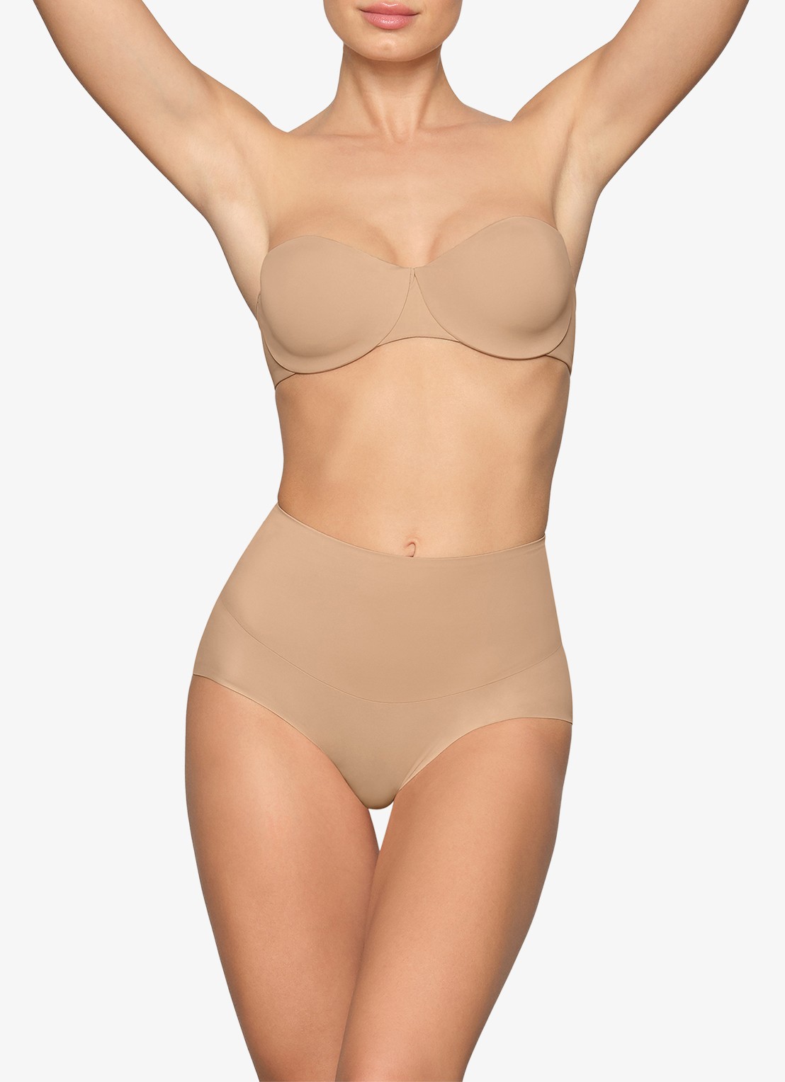 SKIMS Smoothing Intimates high waisted slip - detail 2 beige