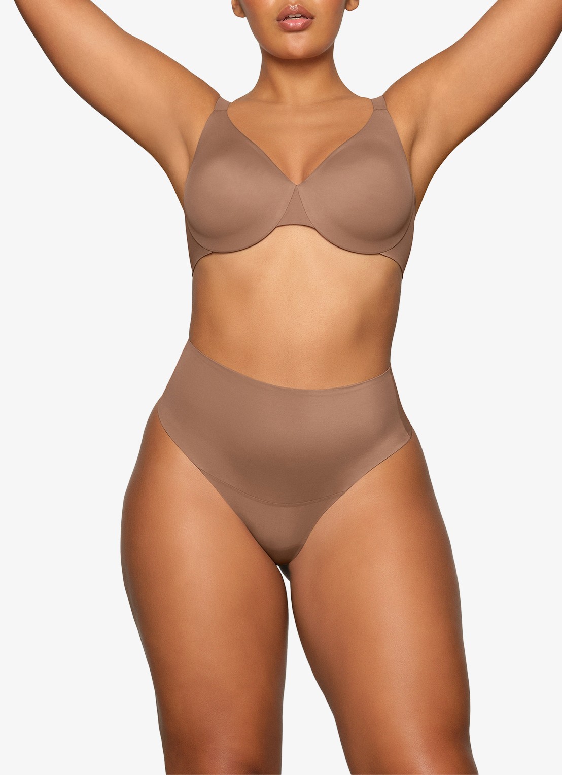 SKIMS Smoothing intimates high waisted tanga - detail 3 beige