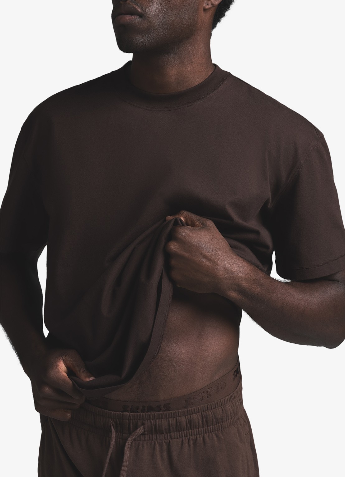 SKIMS T-shirt met ronde hals - detail 4 donkerbruin