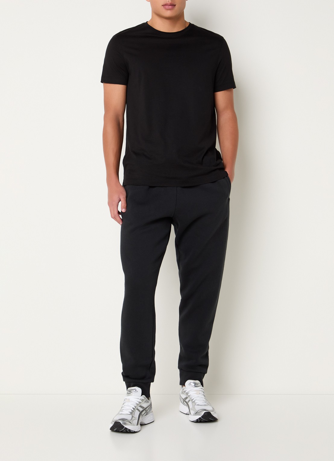 SKIMS Tapered fit joggingbroek met steekzakken - voorkant 7 washed onyx