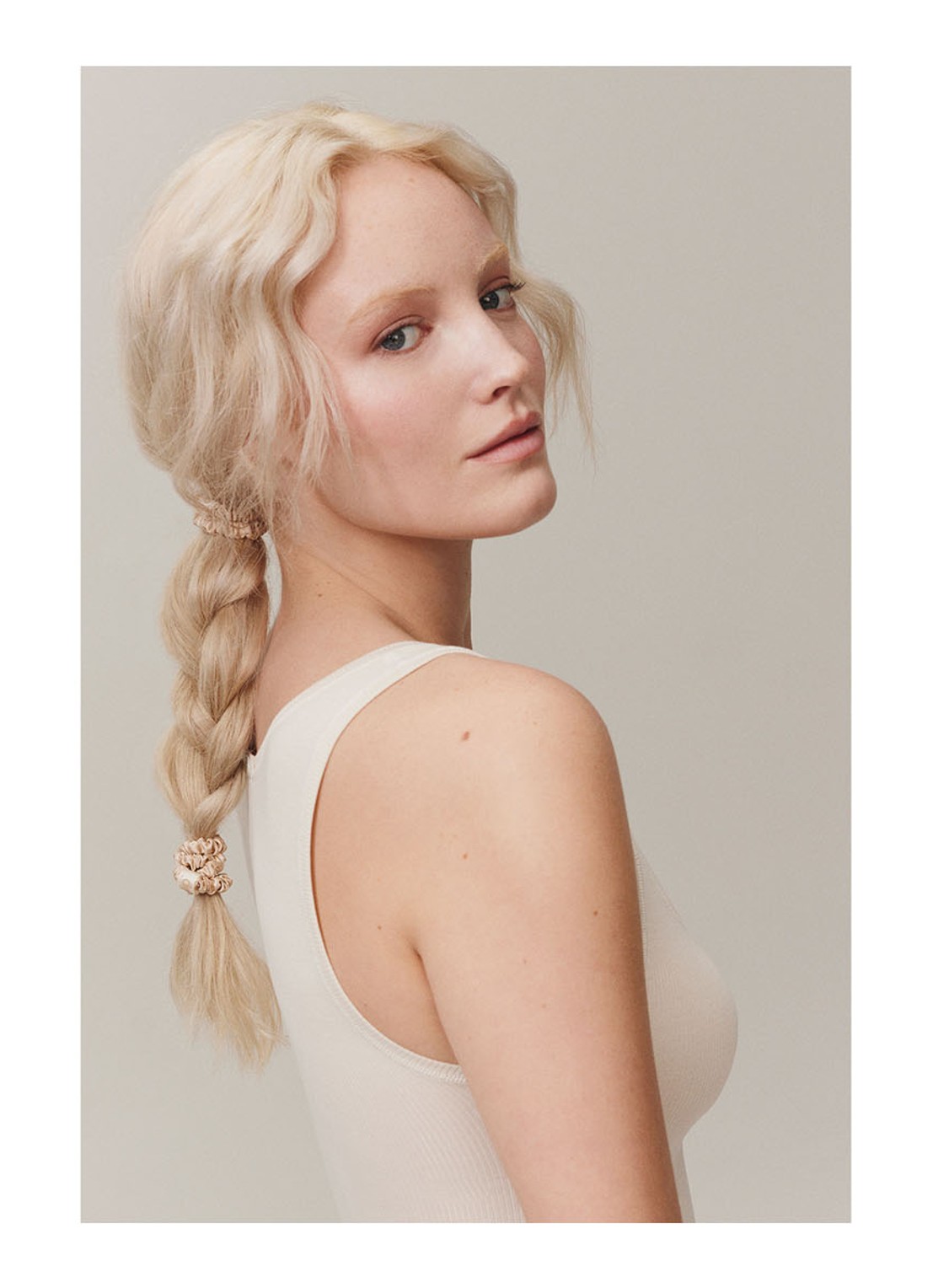 slip Pure Silk Skinny Scrunchies - zijden haarelastiek - detail 6 blonde