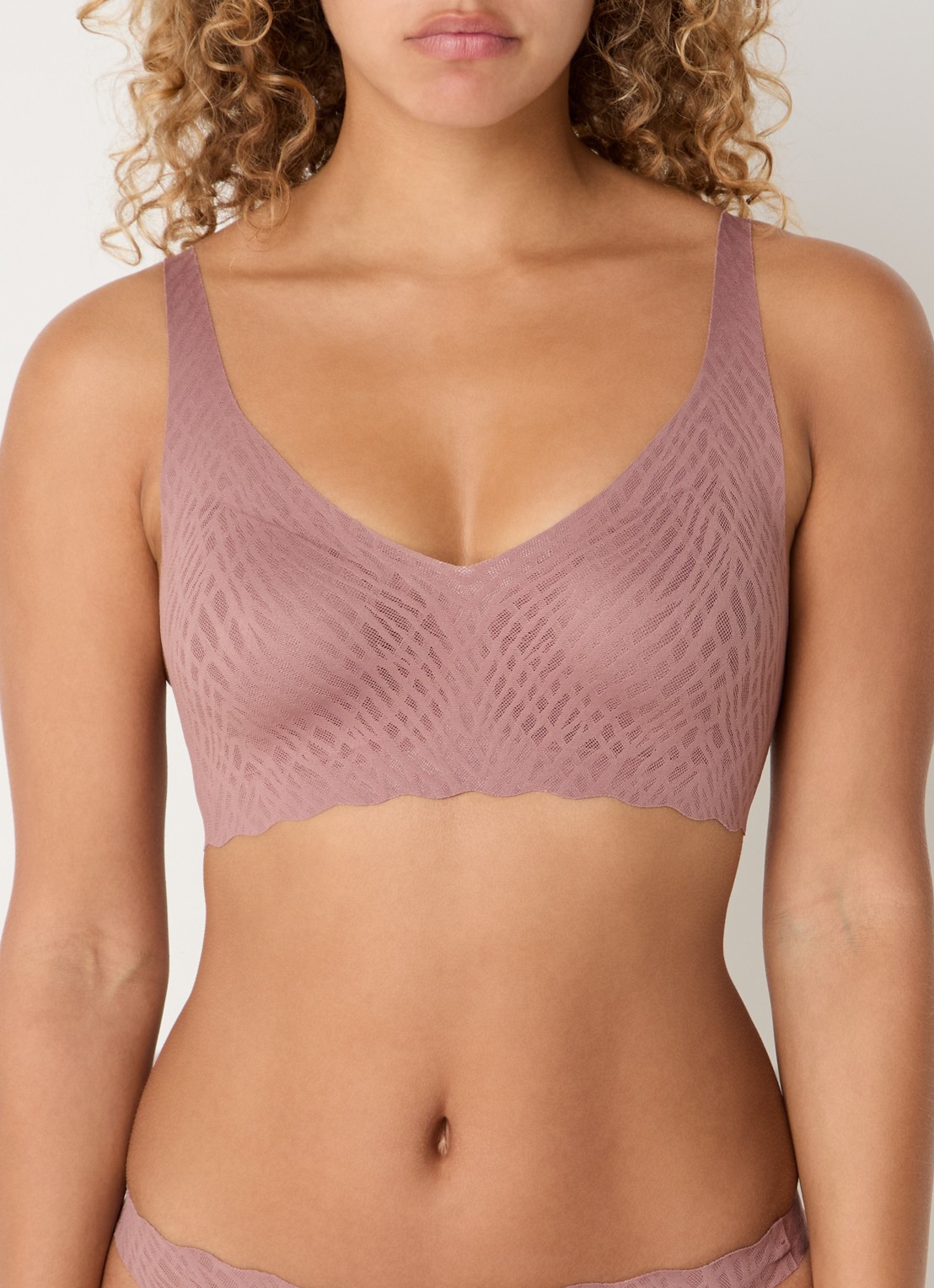 Sloggi Bliss naadloze bralette met uitneembare vulling - detail 2 oudroze