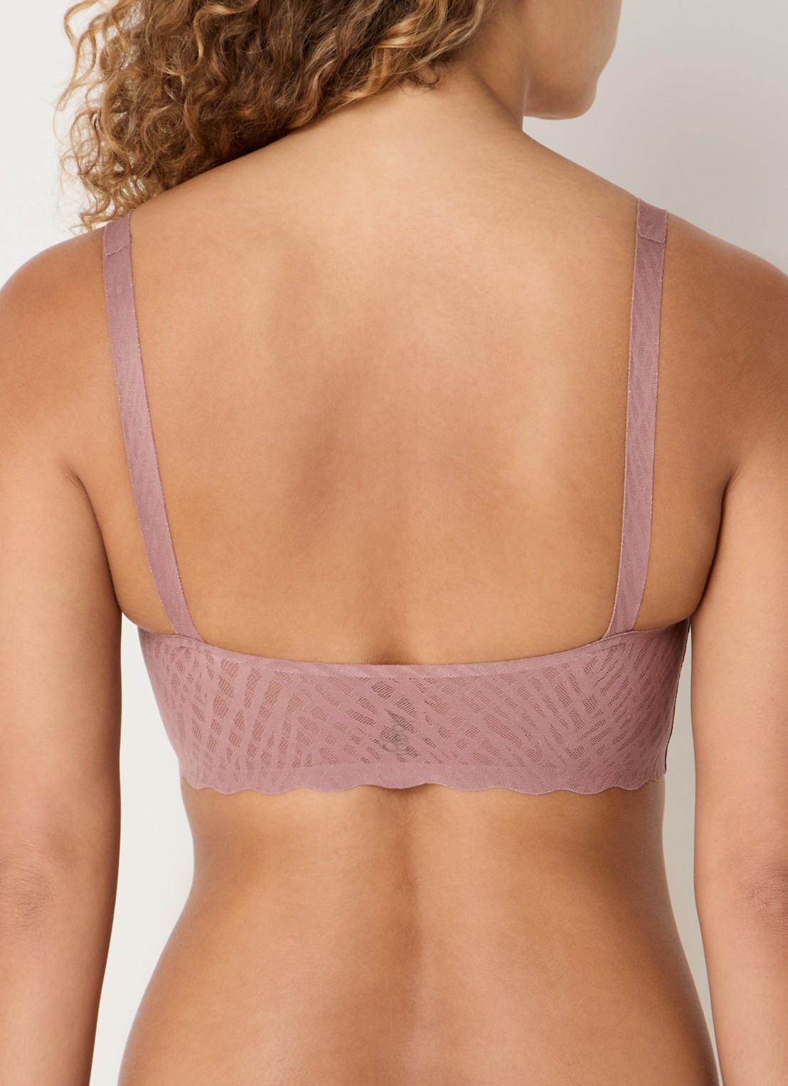 Sloggi Bliss naadloze bralette met uitneembare vulling - achterkant 3 oudroze