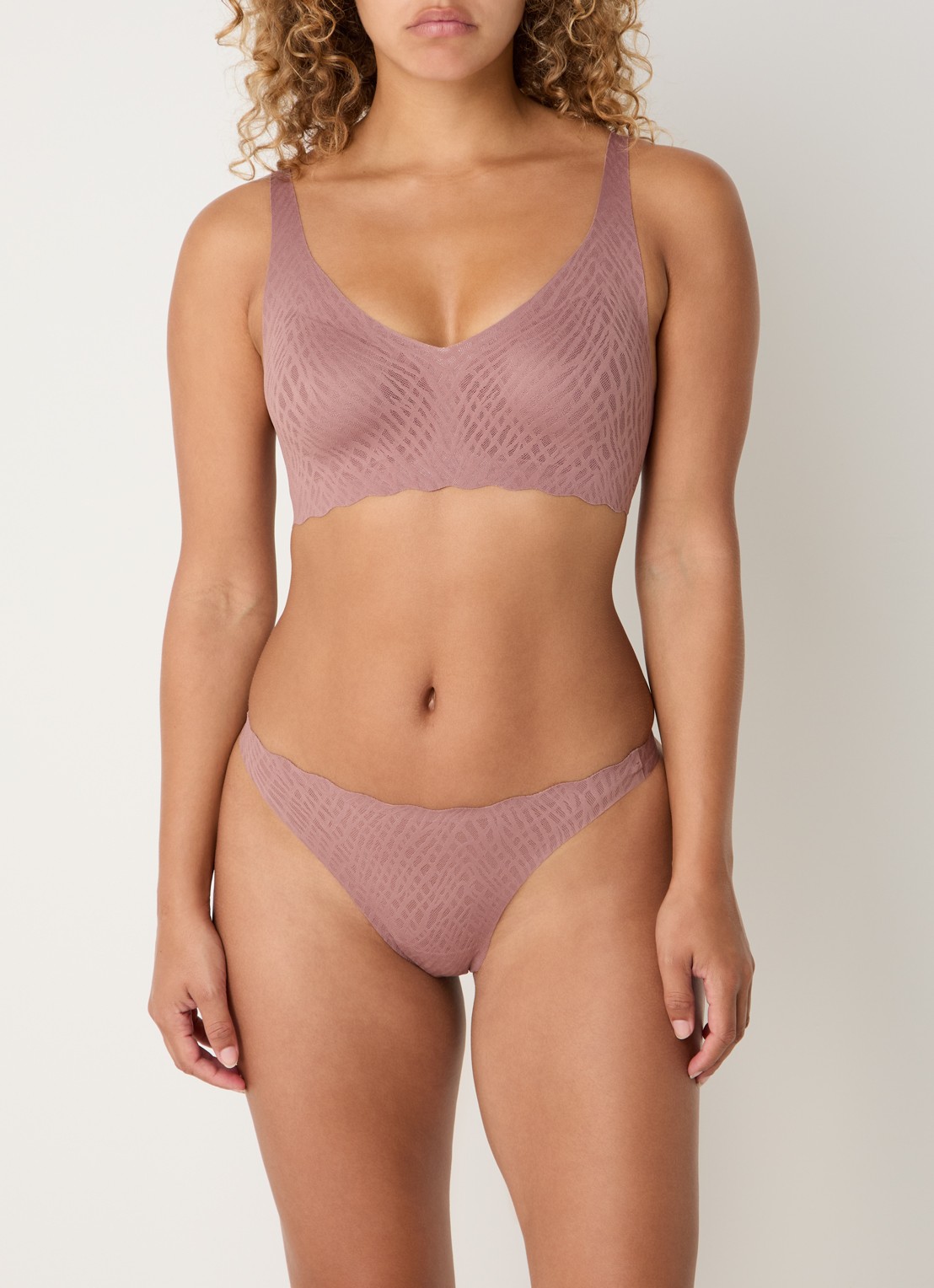 Sloggi Bliss naadloze string - voorkant 3 oudroze