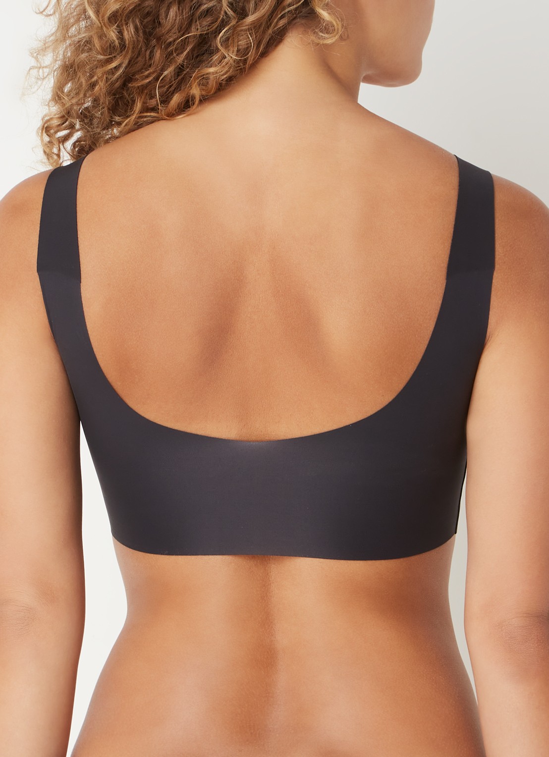 Sloggi Zero Feel 2.0 naadloze crop top met uitneembare vulling - achterkant 5 zwart