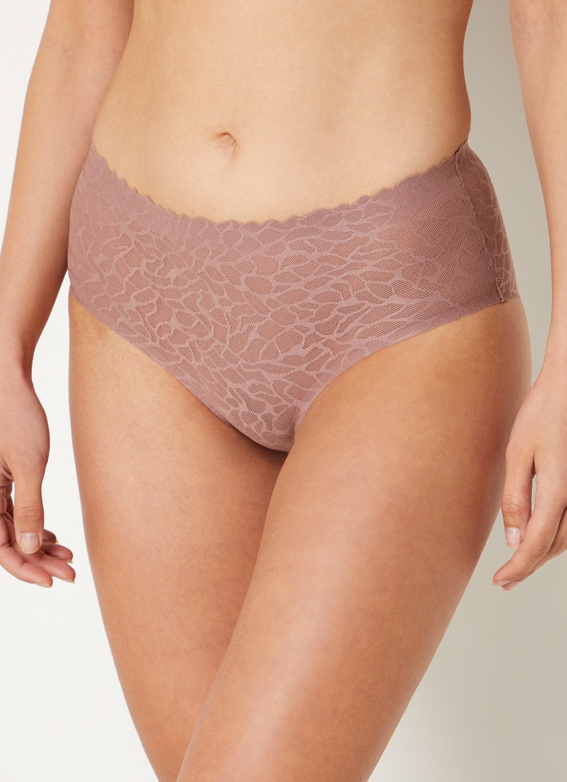 Sloggi Zero Feel Lace naadloze high waist slip van kant - detail oudroze